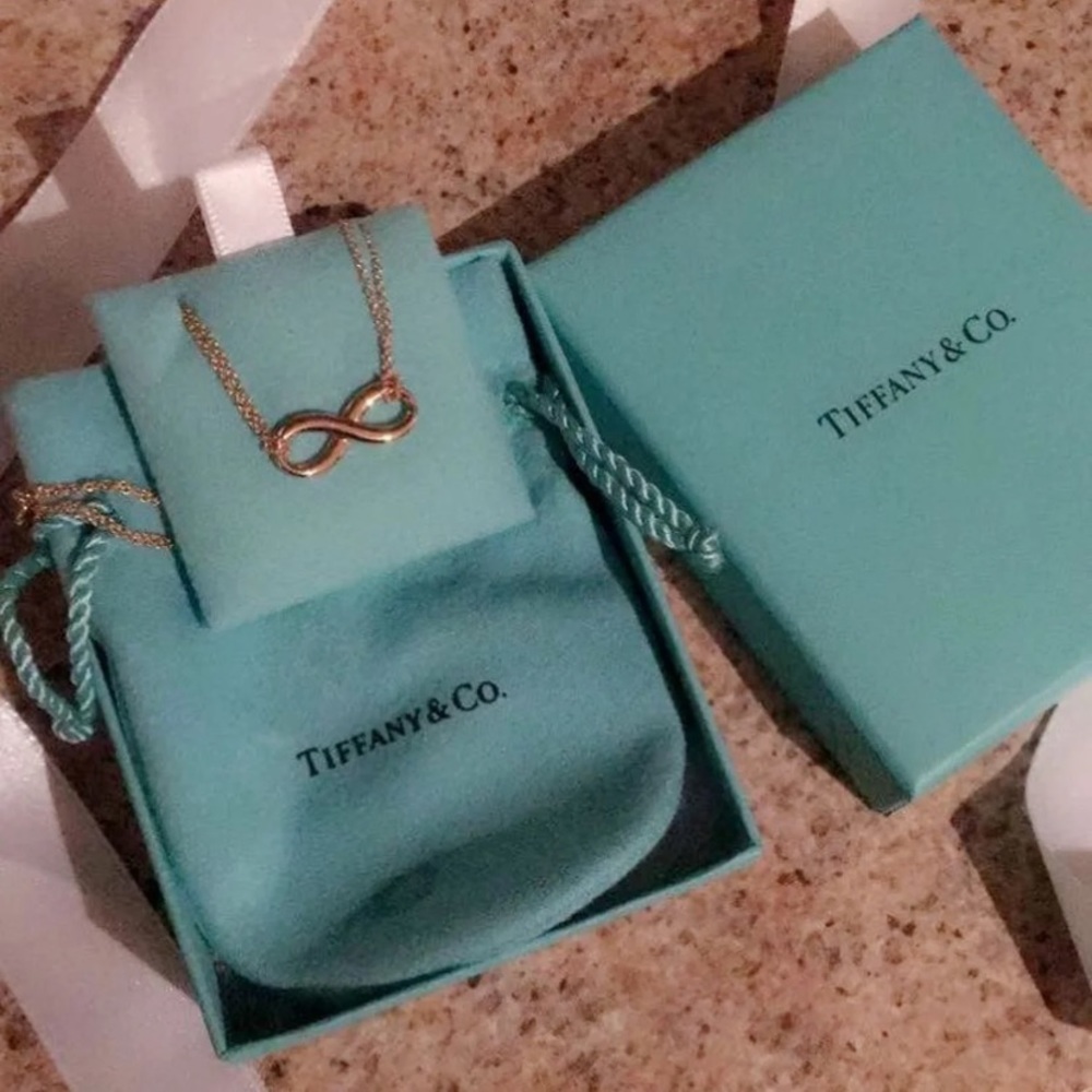 brand new rose gold tiffany & co infinity necklace